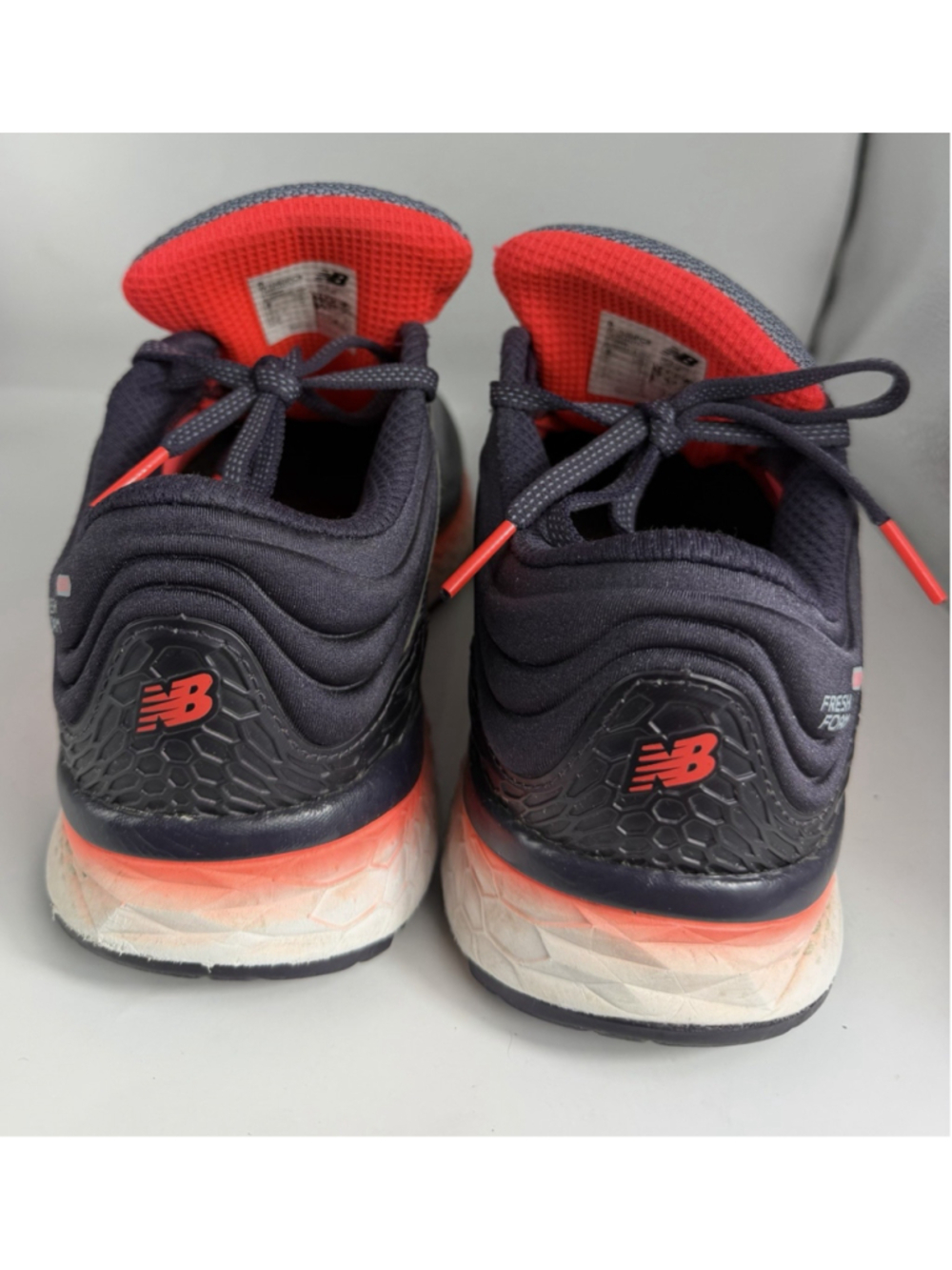 New Balance Women's Fresh Foam Sneakers Athletic Shoes W1080PC8 Size 9 Purple - Picture 3 of 8